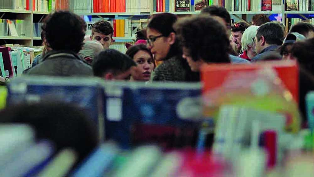 Tra libri, polemiche e sicurezza, il giorno pi&ugrave; osservato della fiera