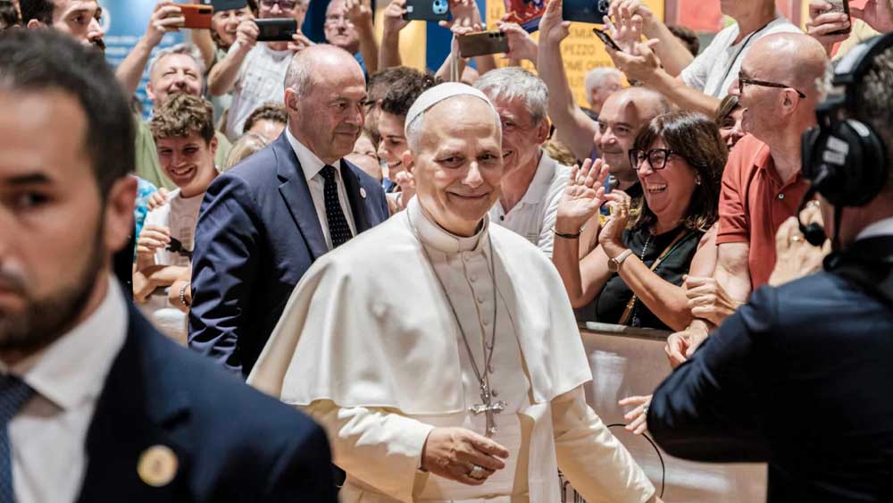 Il Papa al Meeting invita a costruire una societ&agrave; libera da sospetto, profitto e paura